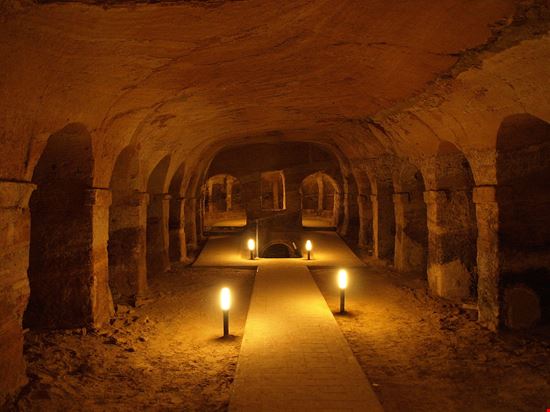 Le Grotte di Camerano Le Grotte di Camerano Daniele.picus - CC BY 3.0 Wikipedia 