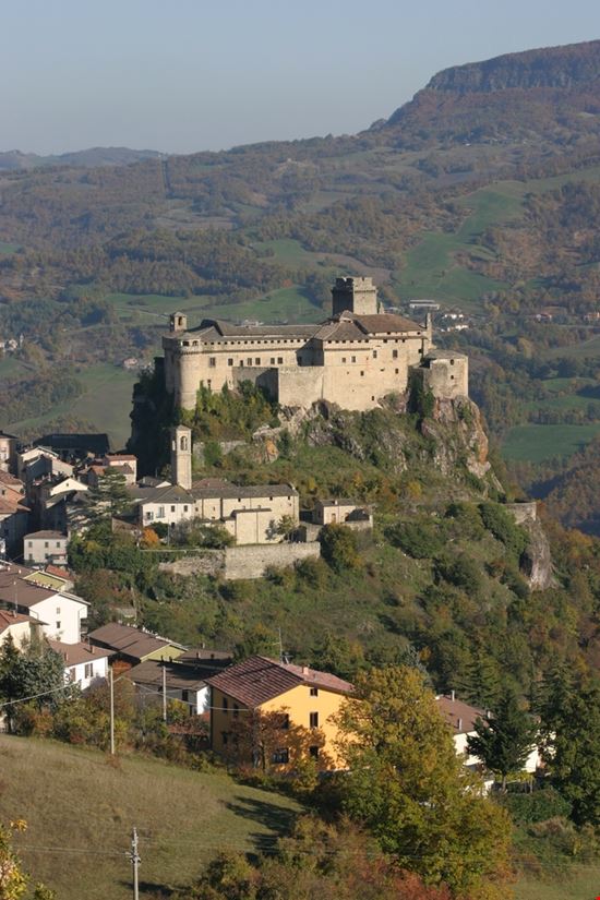 Bardi Castello Luca Grandinetti / Shutterstock.com 