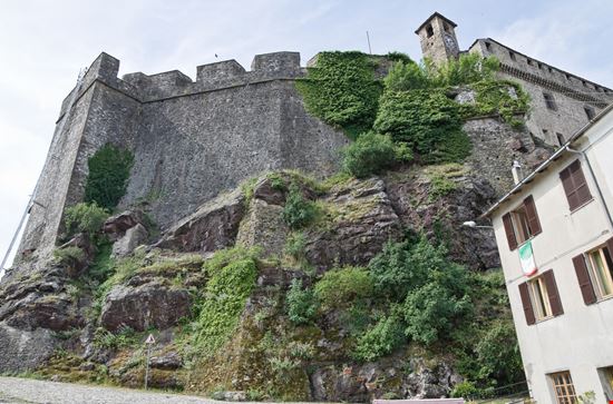Bardi Castello Miti74 / Shutterstock.com 