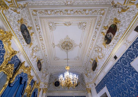 San Pietroburgo Hermitage Mitzo / Shutterstock.com 