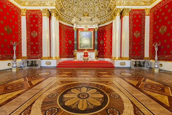 San Pietroburgo Hermitage Zabotnova Inna / Shutterstock.com 
