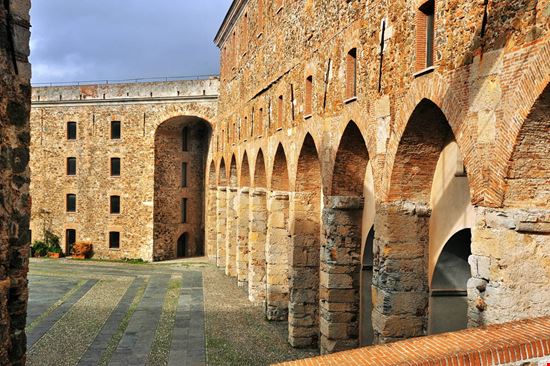 Fortezza del Priamar Fortezza del Priamar Pavlo Baliukh - Shutterstock.com 