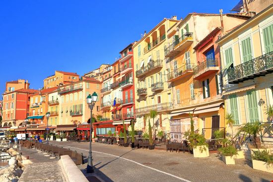 Villefranche-sur-mer Villefranche-sur-mer Inu - Shutterstock.com 
