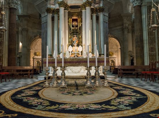 Cattedrale Cattedrale Steve Heap / Shutterstock.com 