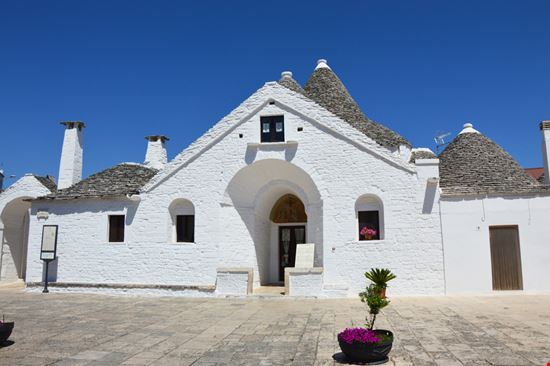 Trullo sovrano Trullo sovrano Sergio Monti Photography / Shutterstock.com 