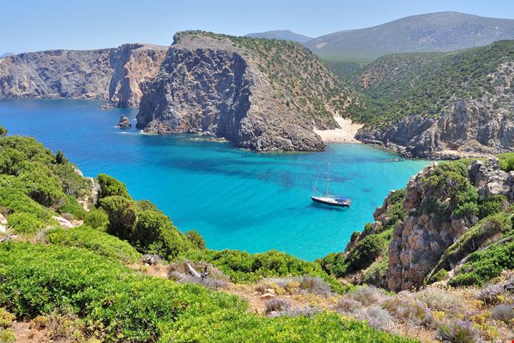 Quali sono le spiagge più belle della Sardegna? La guida definitiva dell'estate