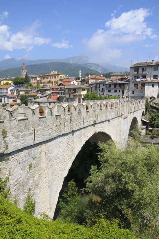 Ponte del diavolo Ponte del diavolo Marco Barone - Shutterstock.com 