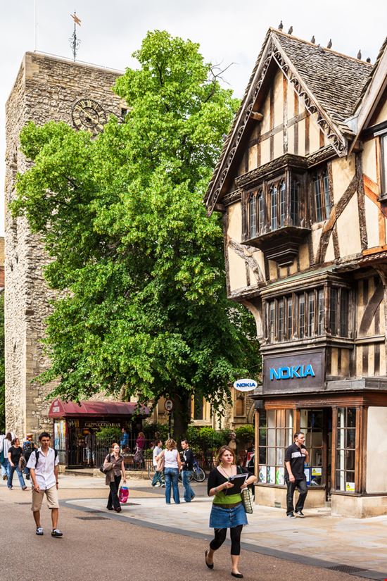 Oxford Oxford Premier Photo / Shutterstock.com 