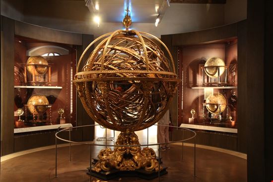 Museo Di Storia Della Scienza Il museo di Galilei a Firenze Jerome PARIS / Shutterstock.com 