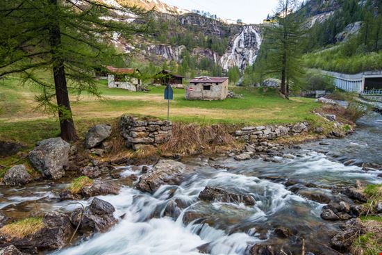 Cascate del Toce Le cascate liberty del Piemonte 54115341 - Shutterstock.com 