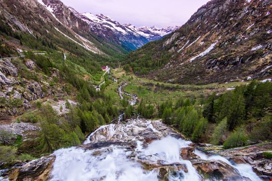 Cascate del Toce Le cascate liberty del Piemonte 54115341 - Shutterstock.com 