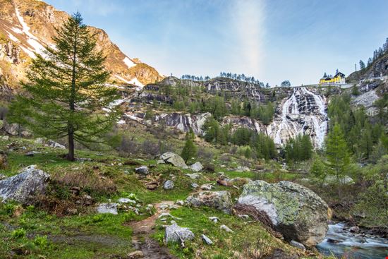 Cascate del Toce Le cascate liberty del Piemonte 54115341 - Shutterstock.com 