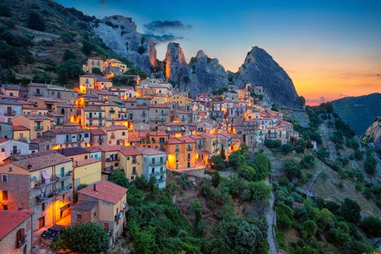 Castelmezzano Castelmezzano Rudy Balasko - Shutterstock.com 