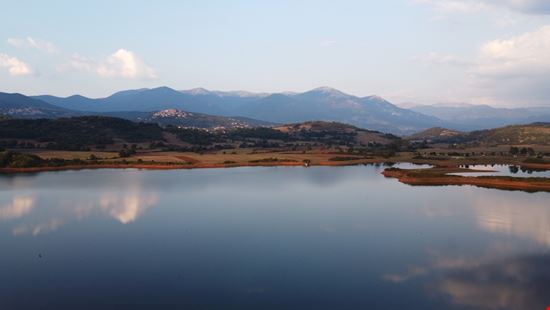 Lago di Canterno Scatti del lago ste77 / Shutterstock.com 