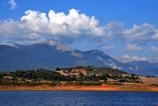Lago di Canterno Scatti del lago alessandro pinto - Shutterstock.com 