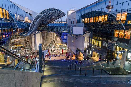 Stazione Stazione TungCheung - Shutterstock.com 