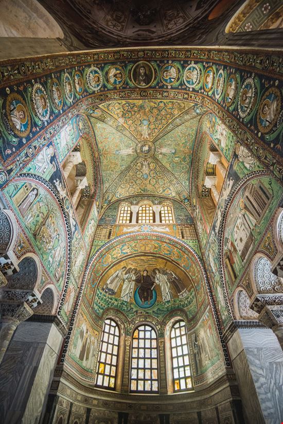 Ravenna Basilica di San Vitale stock.adobe.com 