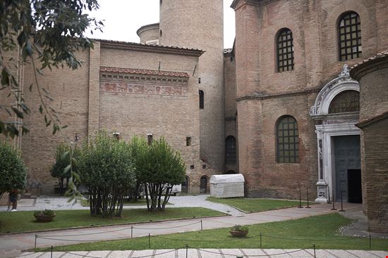 Ravenna Basilica di San Vitale stock.adobe.com 