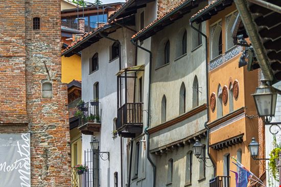 Pinerolo Pinerolo Shutterstock.com 
