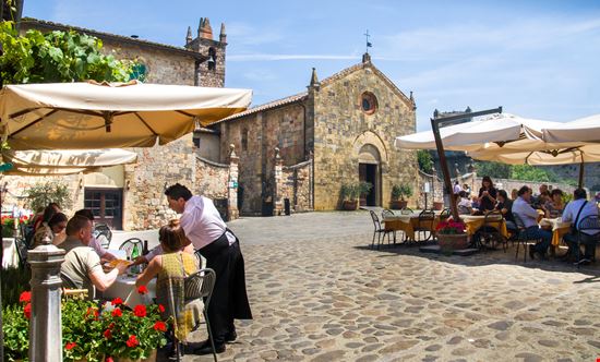 Piazza Dante Alighieri Piazza Dante Alighieri LucaLorenzelli - Istockphoto.com 