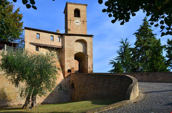 Castello di Montegridolfo Castello di Montegridolfo Fantomas70 - Istockphoto.com 