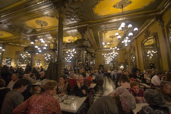 Café Iruña Café Iruña Ana del Castillo - Shutterstock.com 