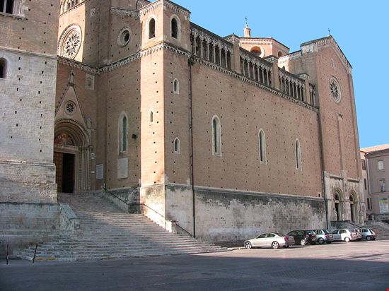 Cattedrale di San Giustino Cattedrale di San Giustino il viaggiatore / Shutterstock.com 