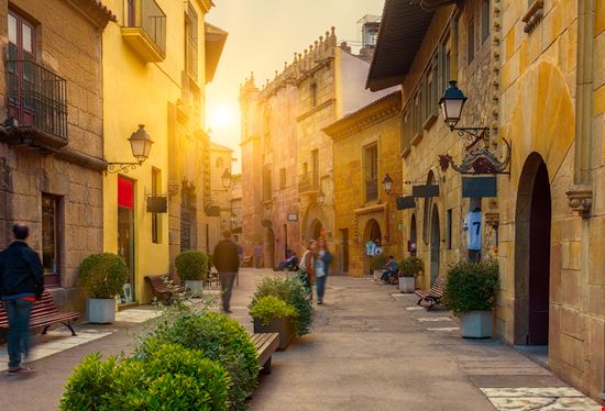 Poble Espanyol Poble Espanyol Catarina Belova - Shutterstock.com 