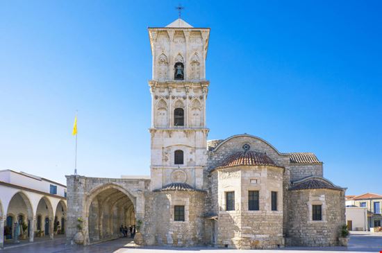 Chiesa di San Lazzaro Chiesa di San Lazzaro Gimas / Shutterstock.com Gimas / Shutterstock.com