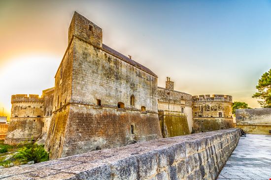 Acaya Acaya GoneWithTheWind - Shutterstock.com 