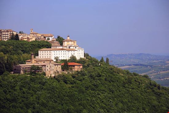 Cingoli Cingoli stefano cellai - Shutterstock.com 