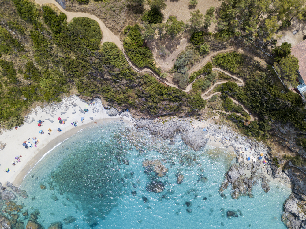 Tra santuari e antichi conventi la perla del Tirreno ti regalerà una perfetta vacanza di mare a giugno