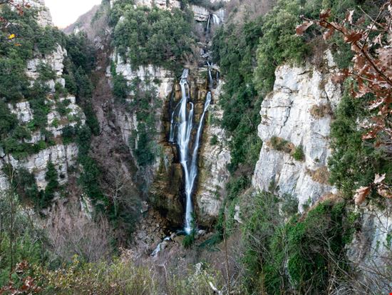 Le cascate del verde Borrello Le cascate del verde Borrello Giuma - Shutterstock.com 