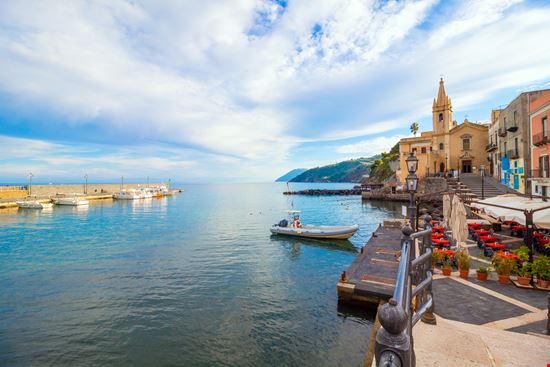 Isola di Lipari Isola di Lipari JohnKruger - Shutterstock.com 