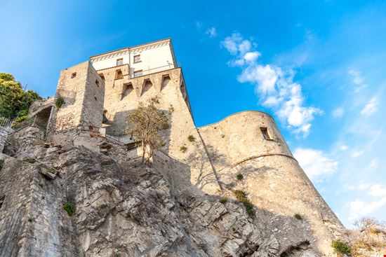 Torre Torre DinoPh - Shutterstock.com 