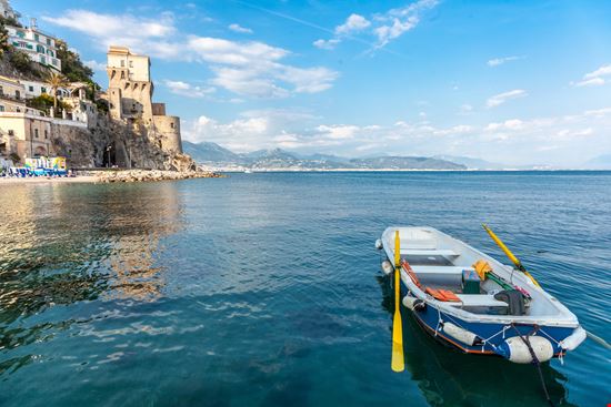 Torre Torre DinoPh - Shutterstock.com 