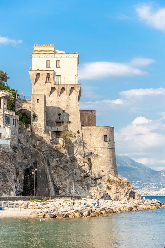 Torre Torre DinoPh - Shutterstock.com 
