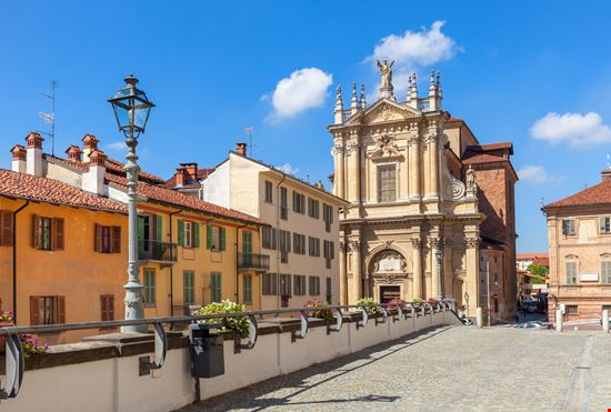 Bra Bra Rostislav Glinsky - Shutterstock.com 