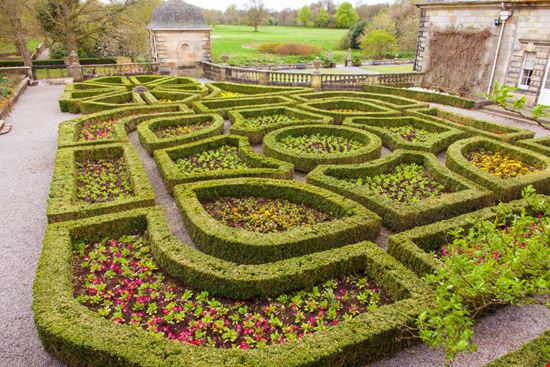 Pollok House Pollok House TreasureGalore / Shutterstock.com 