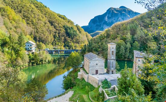 Lago di Isolasanta Lago di Isolasanta e55evu - Istockphoto.com 