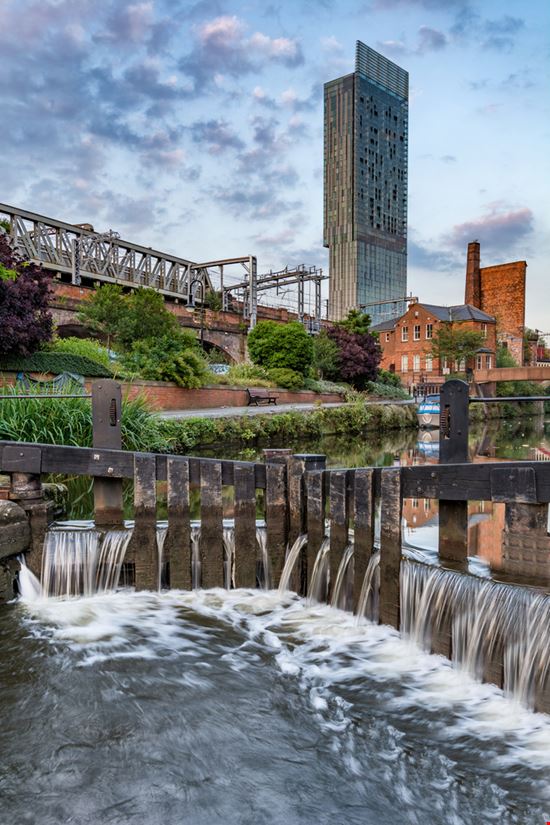Manchester Manchester Daniel_Kay - Shutterstock.com 