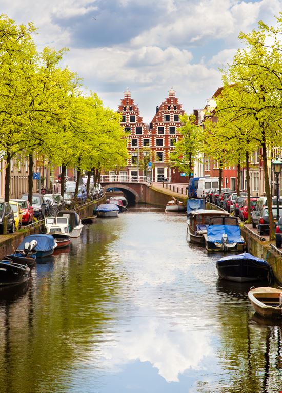Haarlem Haarlem Olgysha - Shutterstock.com 