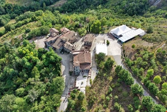 Votigno di Canossa La Casa del Tibet D-VISIONS / Shutterstock.com 
