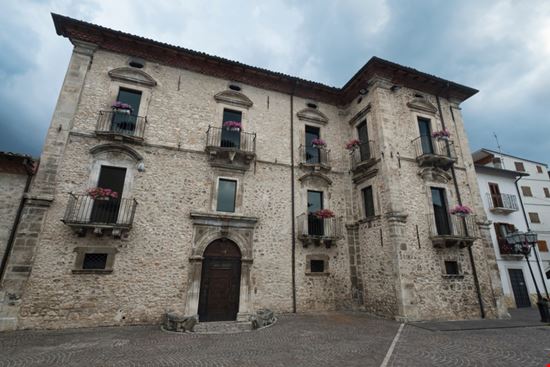 Campo di Giove Campo di Giove Claudio Giovanni Colombo - Shutterstock.com 