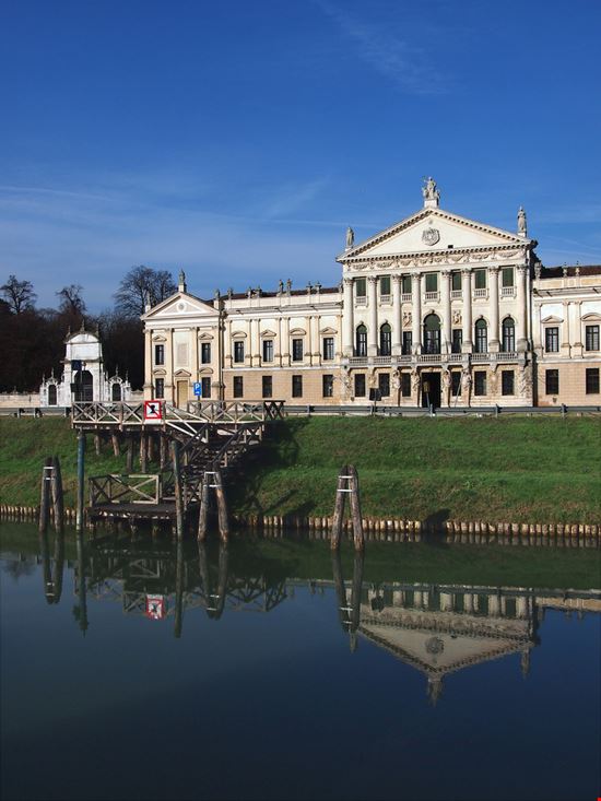 Villa Pisani La Nazionale Andrea Mangoni - Shutterstock.com 