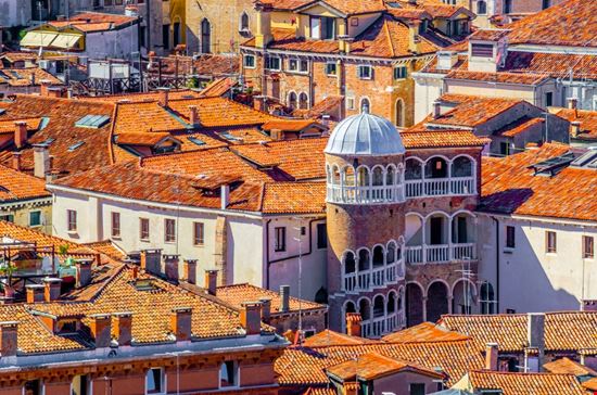 Venezia Scala Contarini del Bovolo trabantos - Shutterstock.com 