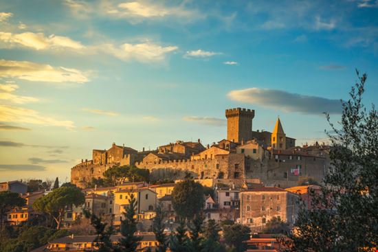 Capalbio Borgo antico  StevanZZ - Shutterstock.com 