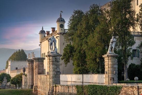 Castello del Catajo Il castello dei Colli Euganei Marcoss / Shutterstock.com 