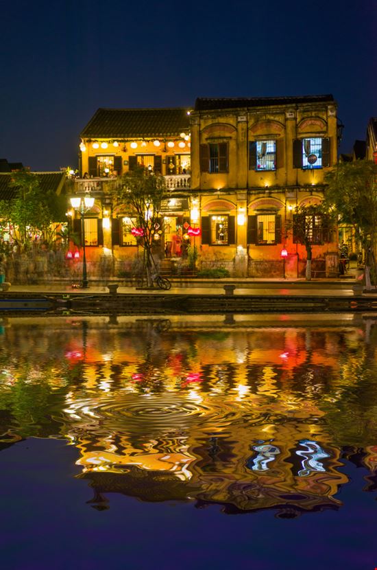 Hoi An Hoi An Netfalls Remy Musser / Shutterstock.com 
