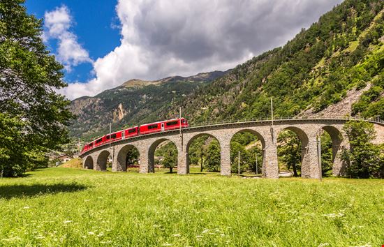 Jungfraubahnen Jungfraubahnen Olgysha - Shutterstock.com 